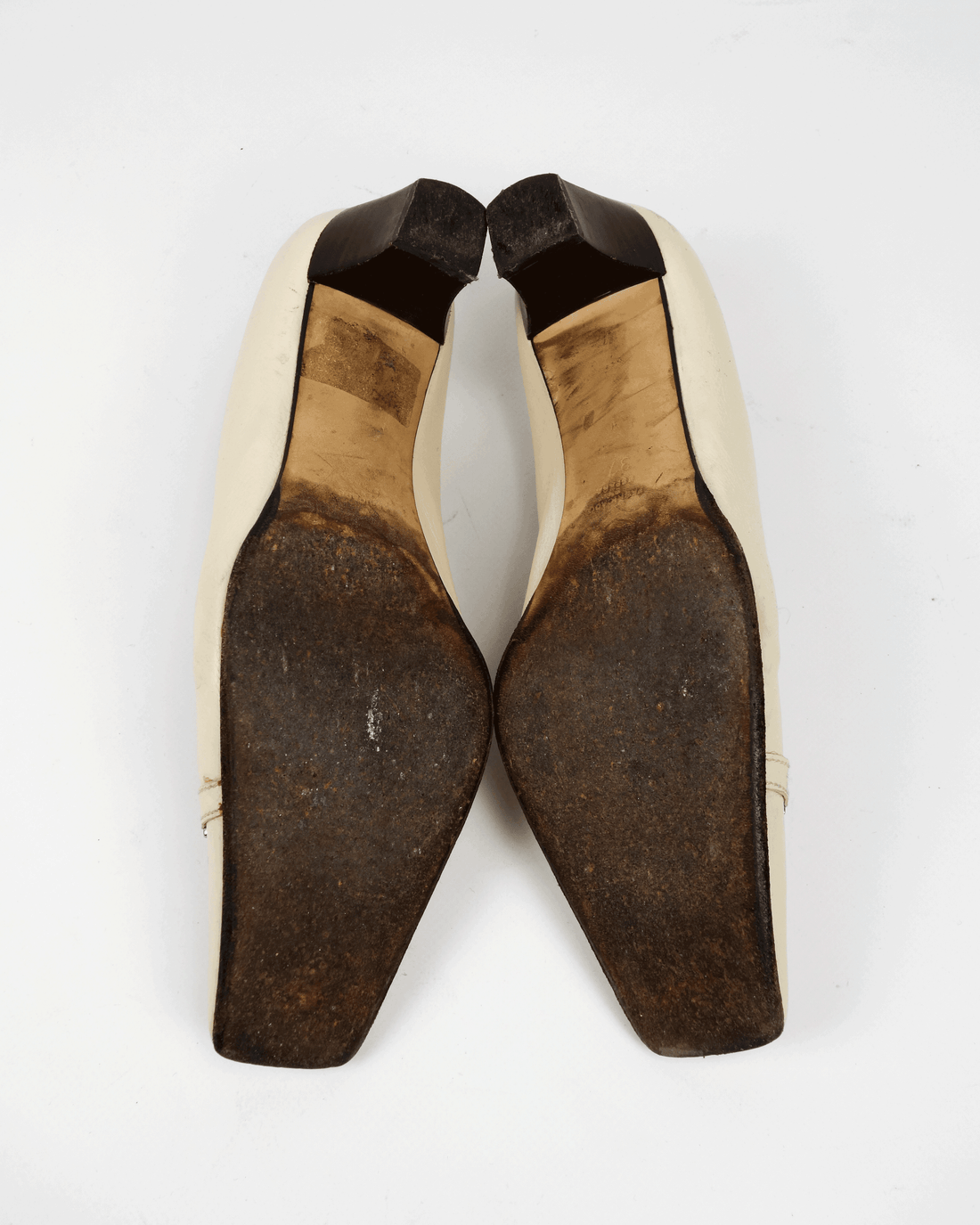 Balenciaga Beige Leather Low Heels 1990's