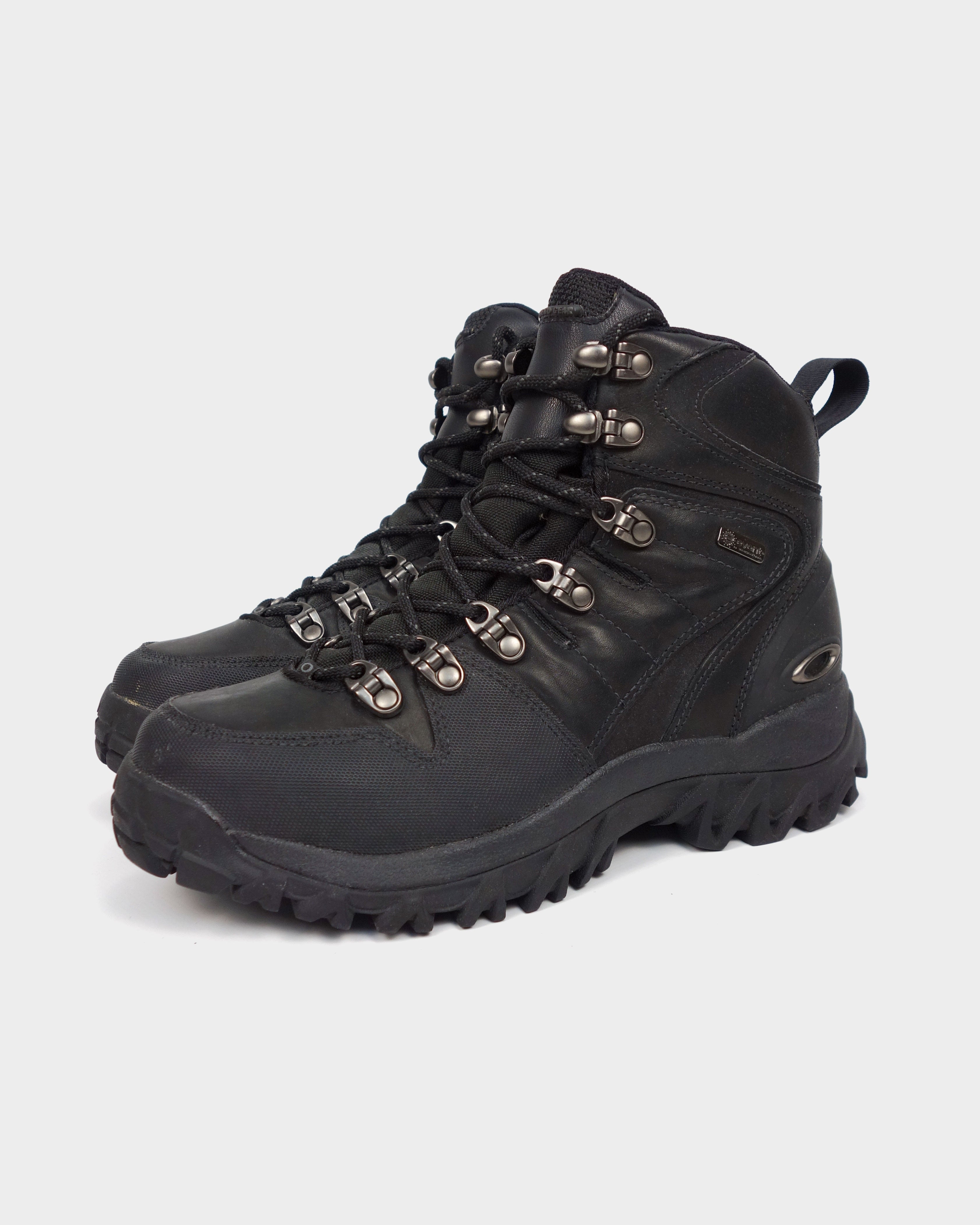 1999s oakley leather trekking boots 28.024000では厳しいでしょうか