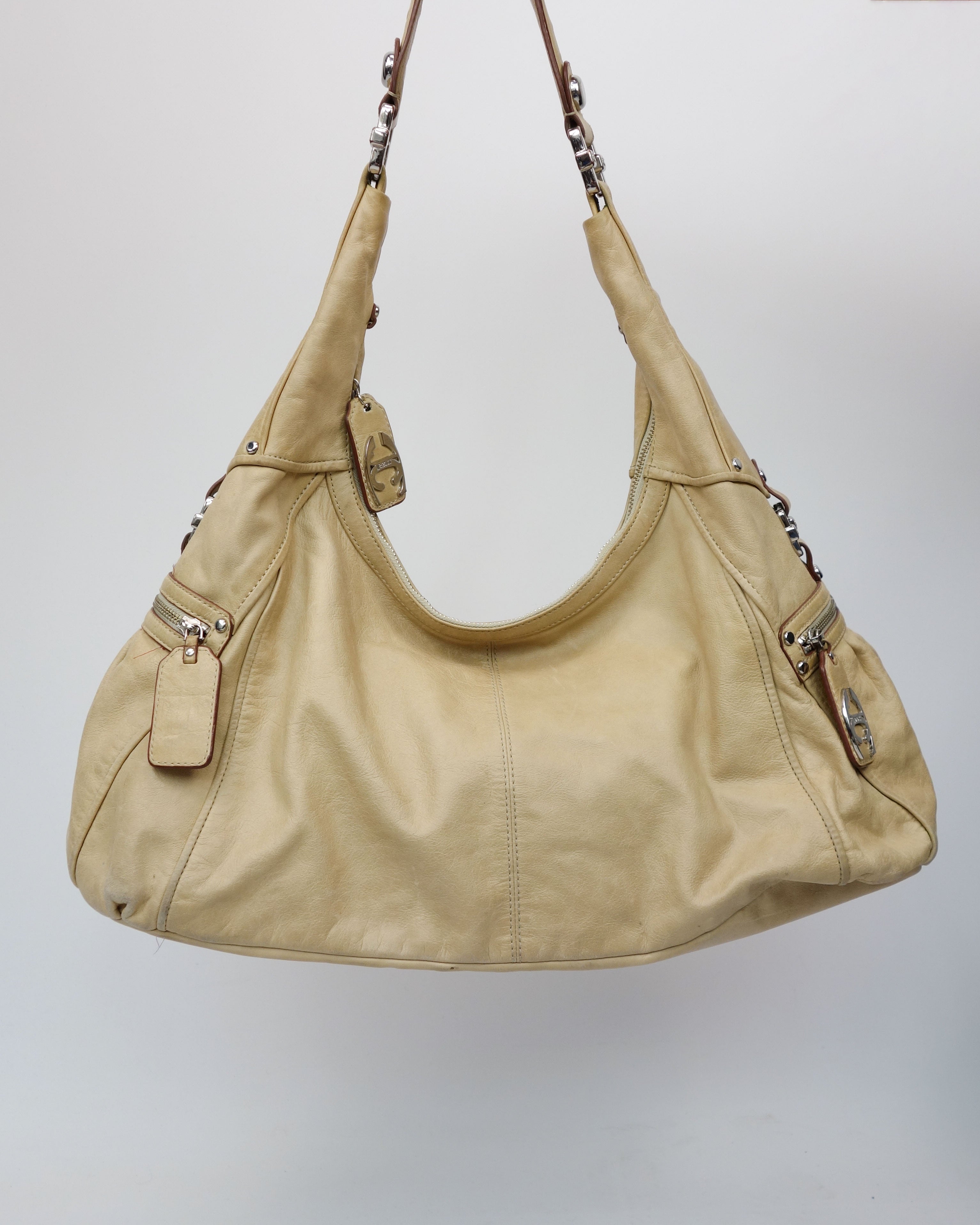 ROBERTO CAVALLI HXLPDI 999 Black Shoulder Bag for Womens: Handbags:  Amazon.com